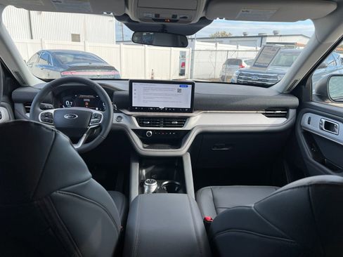 New 2026 Ford Explorer Active w/ Active Comfort Package RWD image 19