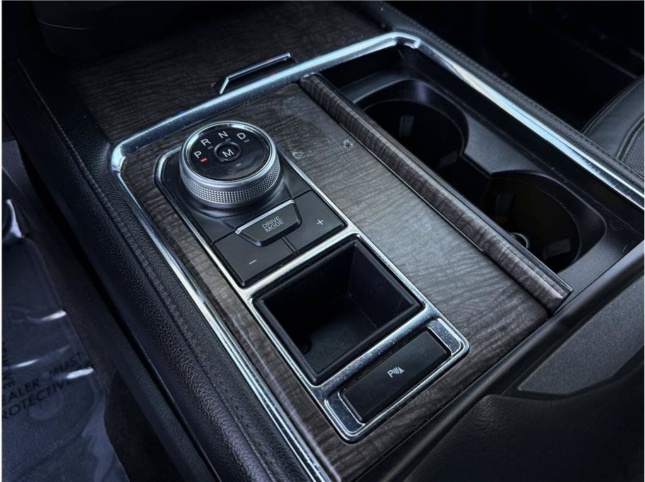 Used 2019 Ford Expedition Limited RWD image 17