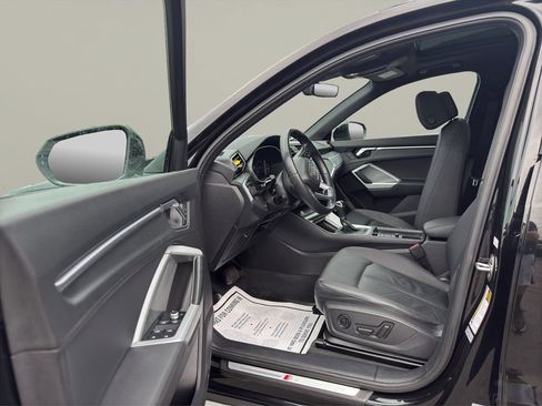Used 2020 Audi Q3 2.0T Premium w/ Convenience Package AWD/4WD image 25