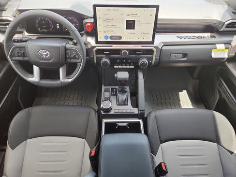 Used 2026 Toyota Tacoma TRD Off-Road AWD/4WD image 19