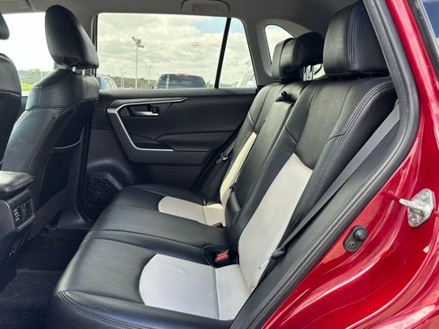 Used 2021 Toyota RAV4 XLE image 8