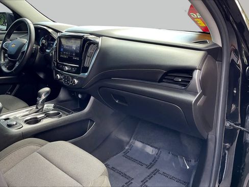 Used 2021 Chevrolet Traverse LT FWD image 16