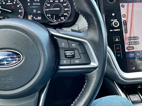 Used 2022 Subaru Outback Premium image 12
