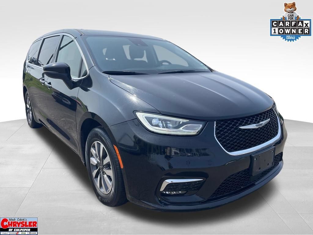 Used 2023 Chrysler Pacifica Touring-L FWD image 1