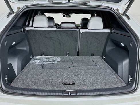 Used 2024 Volkswagen Atlas Cross Sport SEL R-Line image 24