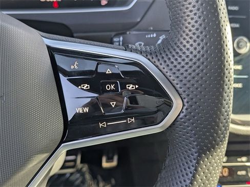 Used 2024 Volkswagen Tiguan SE R-Line image 24