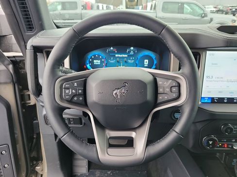 New 2025 Ford Bronco Outer Banks w/ Sasquatch Package image 22