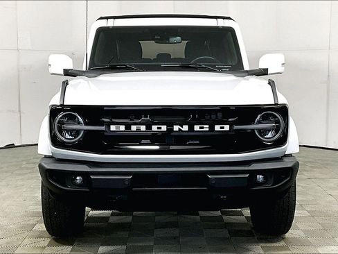 Used 2024 Ford Bronco Outer Banks image 3