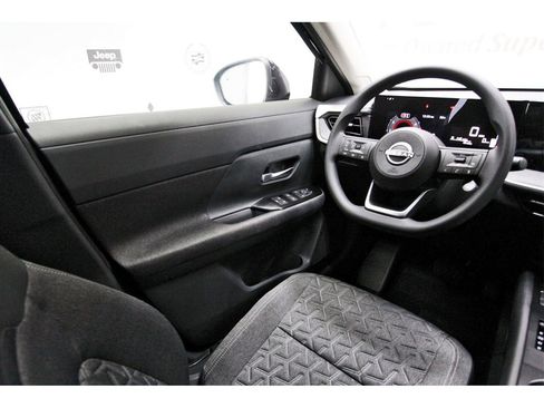 New 2026 Nissan Kicks SV image 6