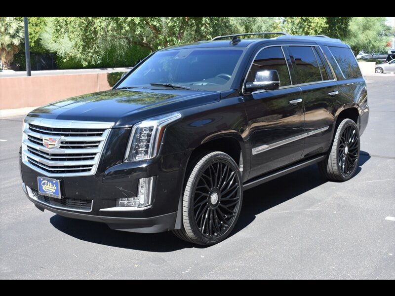 Used 2017 Cadillac Escalade Platinum AWD/4WD image 3