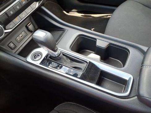 Used 2025 Nissan Sentra SV FWD image 14
