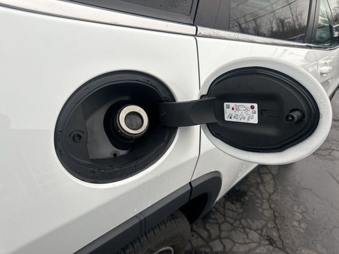 Used 2021 Jeep Cherokee Limited image 43