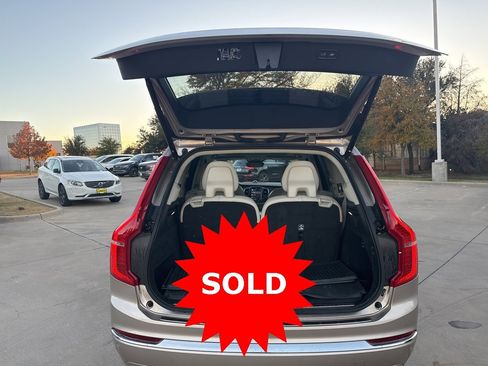 Certified 2023 Volvo XC90 B6 Ultimate w/ Lounge Package image 8