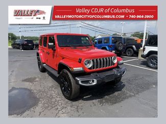 Used 2025 Jeep Wrangler Unlimited Sahara AWD/4WD video 1