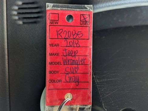 Used 2018 Jeep Wrangler Unlimited Sport w/ Connectivity Group image 33