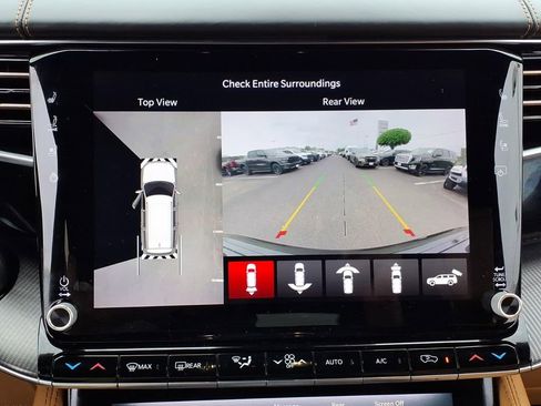 Used 2023 Jeep Grand Wagoneer Series III w/ Rear Seat Video Group 1 AWD/4WD image 9