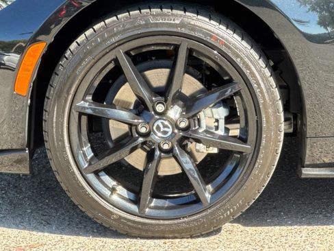 Used 2021 MAZDA MX-5 Miata Club w/ Appearance Package RWD image 26