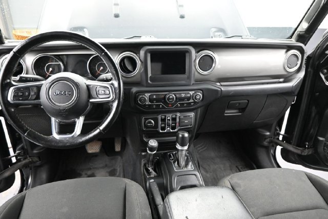 Used 2018 Jeep Wrangler Unlimited Sahara w/ Safety Group AWD/4WD image 29