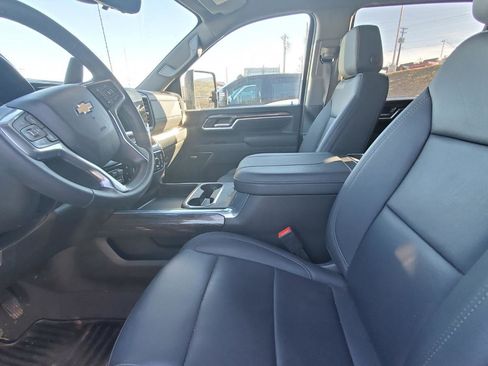 Used 2025 Chevrolet Silverado 3500 LTZ w/ LTZ Plus Package image 3