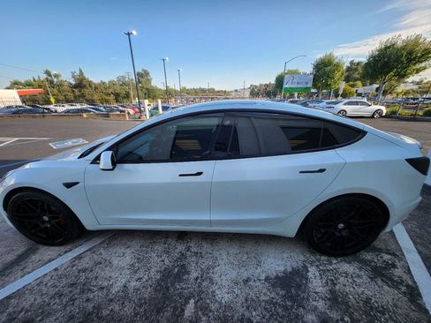 Used 2022 Tesla Model 3 Performance AWD/4WD image 2