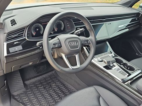 Used 2025 Audi Q7 3.0T Premium Plus w/ Premium Plus Package AWD/4WD image 16