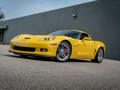 Used 2008 Chevrolet Corvette Z06 w/ Preferred Equipment Group RWD image 3