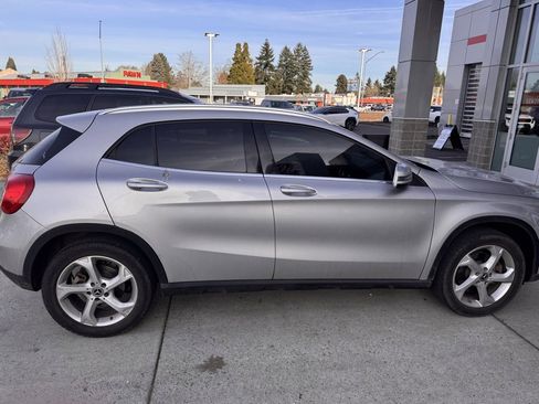 Used 2018 Mercedes-Benz GLA 250 4MATIC image 4