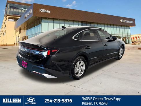 Used 2025 Hyundai Sonata SE FWD image 9