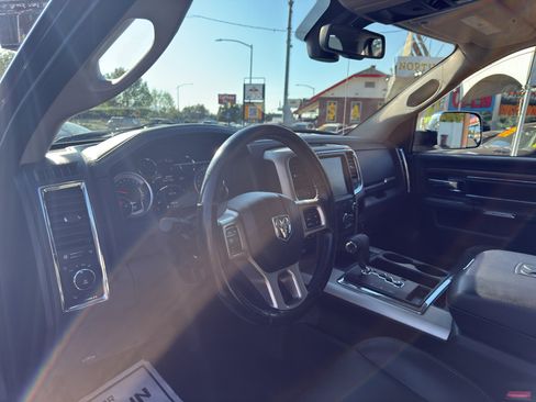 Used 2013 RAM 1500 Laramie w/ Convenience Group image 9
