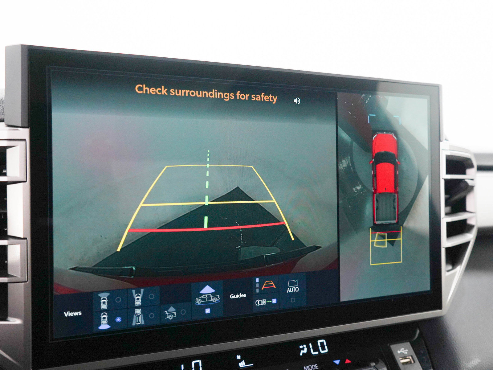 Used 2025 Toyota Tundra Limited AWD/4WD image 30