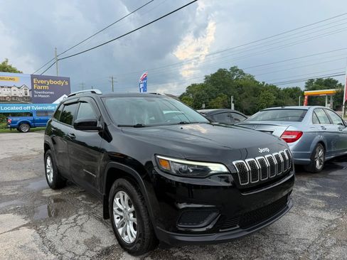 Used 2020 Jeep Cherokee Latitude w/ Cold Weather Group AWD/4WD image 8