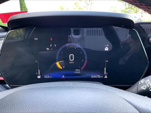 Used 2024 Chevrolet Trax RS FWD image 26