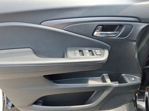 Used 2020 Honda Ridgeline Sport image 16