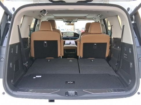 New 2026 INFINITI QX80 Luxe w/ Cargo Package image 6