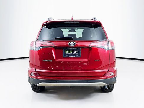 Used 2018 Toyota RAV4 XLE FWD image 7