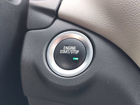 Used 2020 Chevrolet Equinox LS w/ LS Convenience Package FWD image 20