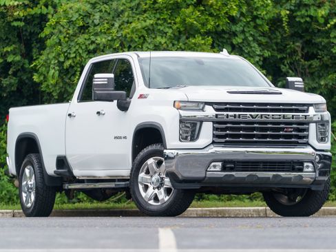 Used 2020 Chevrolet Silverado 2500 LTZ w/ LTZ Convenience Package AWD/4WD image 2
