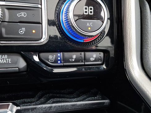 Certified 2024 GMC Yukon Denali image 30