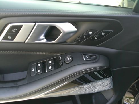 Used 2020 BMW X5 M50i w/ Executive Package image 22