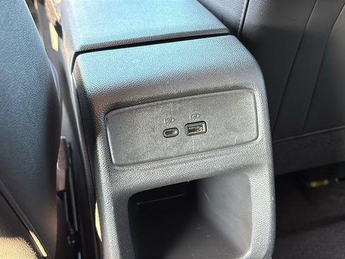 Used 2025 Chevrolet Trax LT FWD image 9
