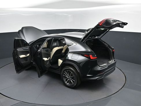 Used 2022 Lexus NX 250 FWD image 2