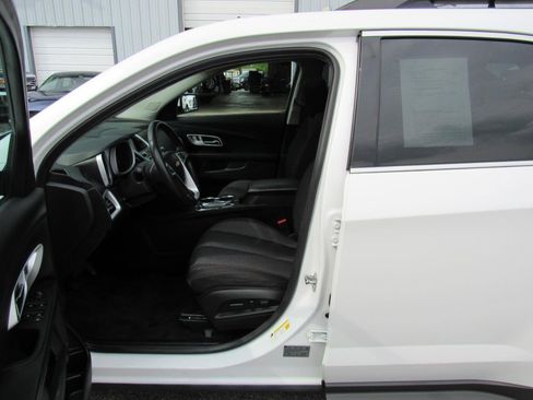 Used 2017 Chevrolet Equinox LT AWD/4WD image 14