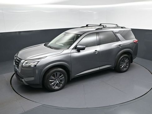 Used 2022 Nissan Pathfinder SV image 33