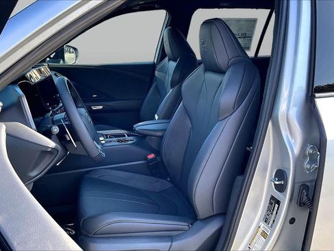 New 2026 Lexus TX 500h AWD image 18