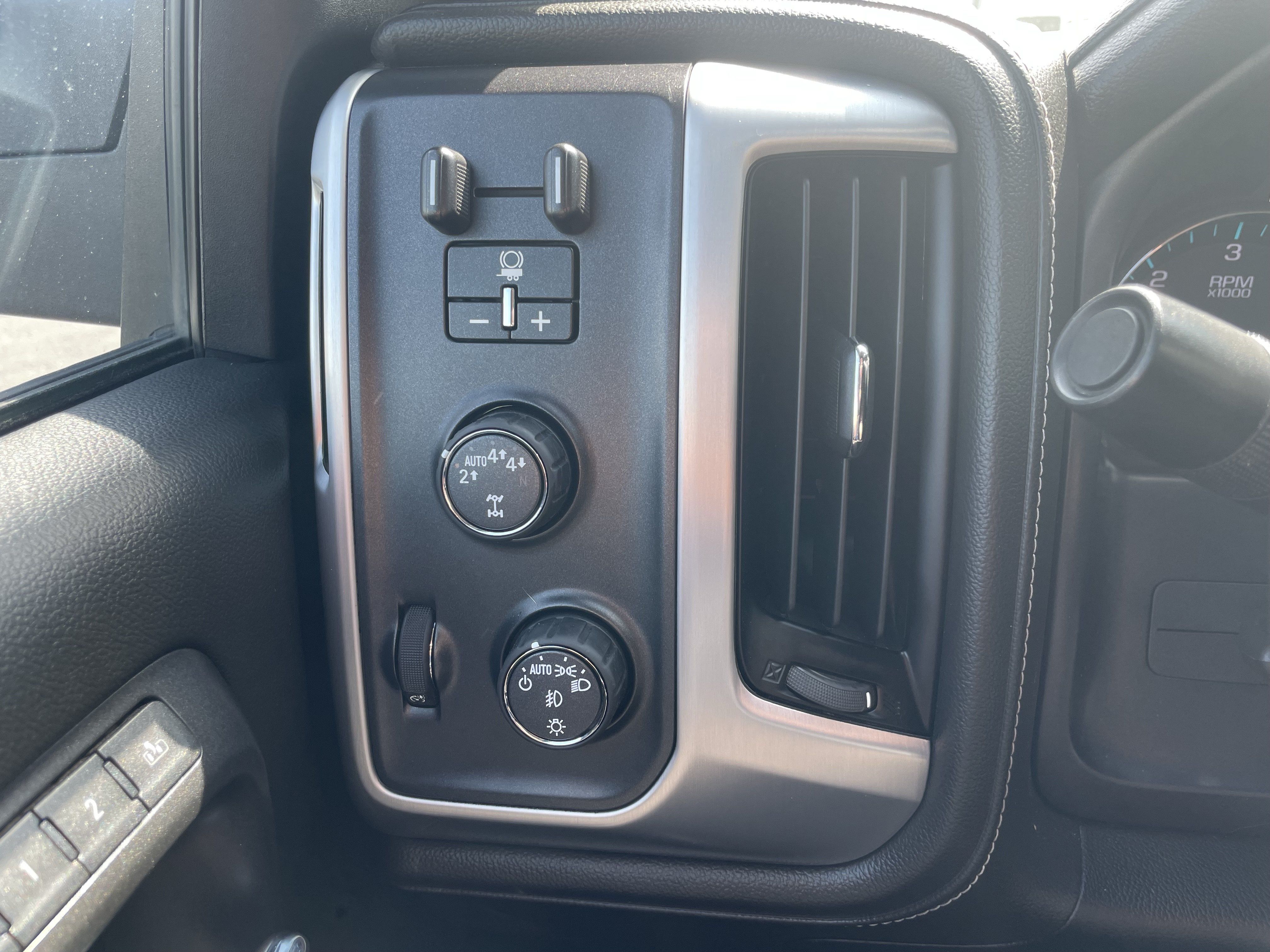 Used 2017 GMC Sierra 1500 SLT AWD/4WD image 10