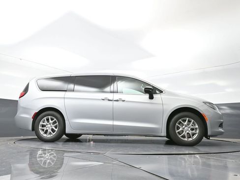 New 2026 Chrysler Voyager LX image 47