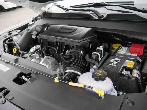 New 2026 Jeep Compass Latitude image 10