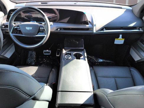 Used 2026 Cadillac Vistiq Sport AWD/4WD image 13