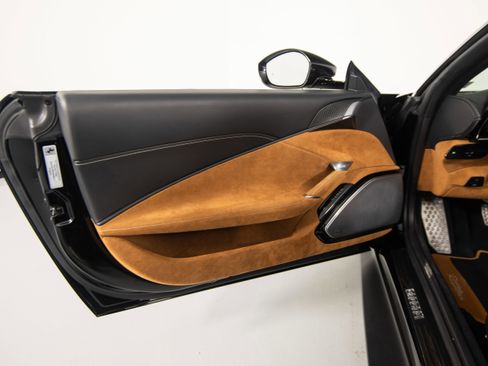 Certified 2024 Ferrari Roma Spider image 9