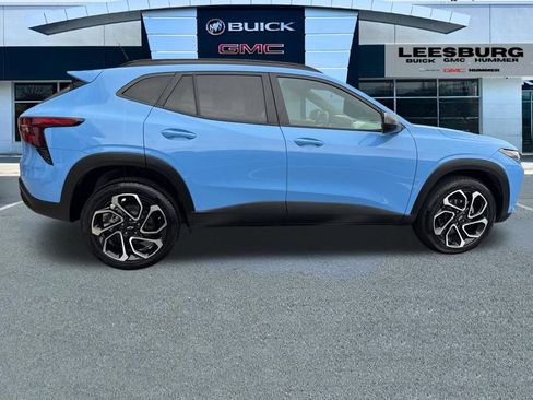 Used 2024 Chevrolet Trax RS w/ Sunroof Package image 8